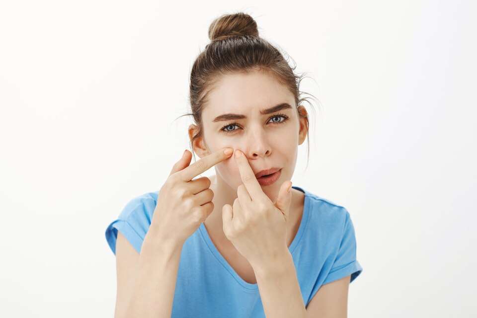 How To Deal With Infected Pimple And What Causes Them